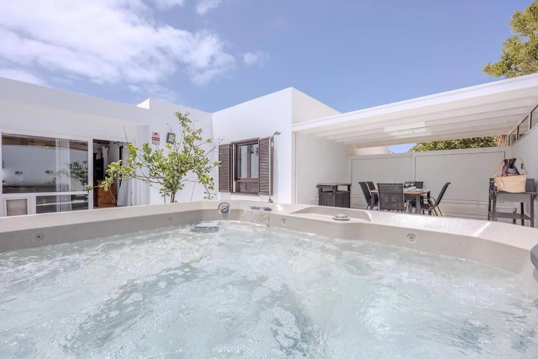 Villa Kakariko Playa Honda  Spain