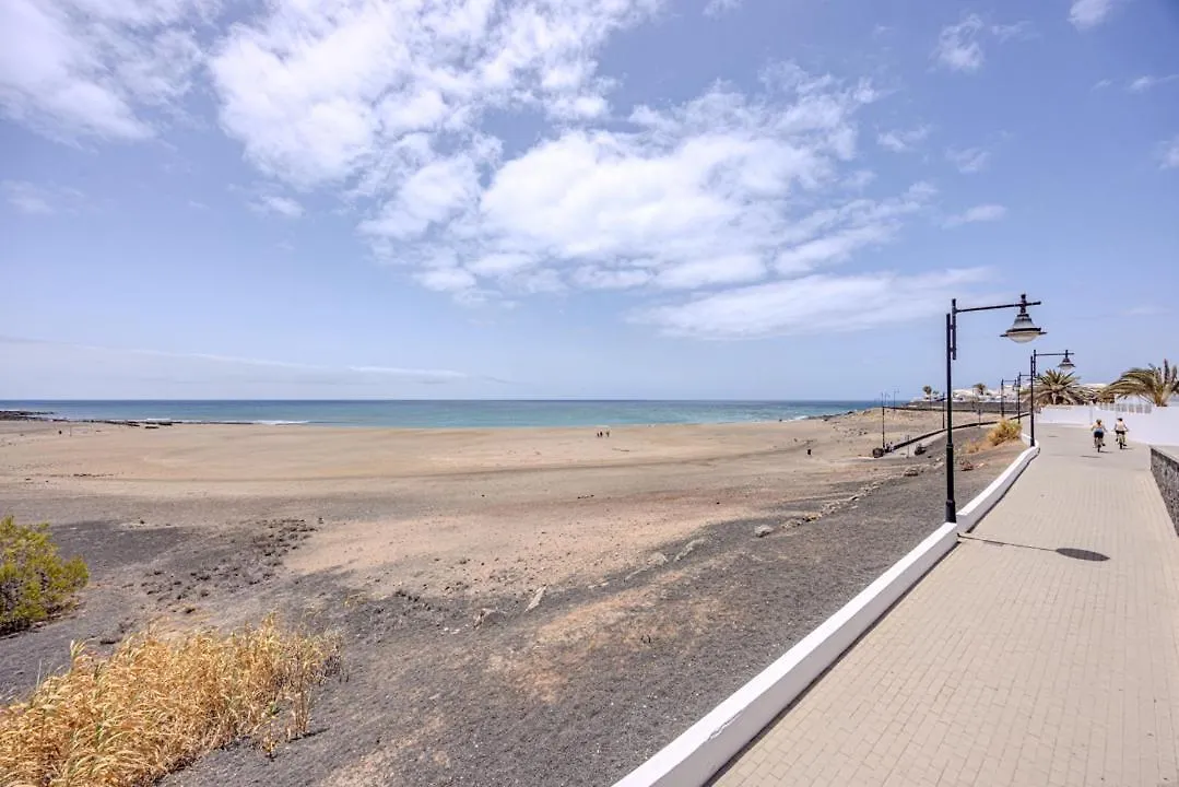 Villa Kakariko Playa Honda  Apartment